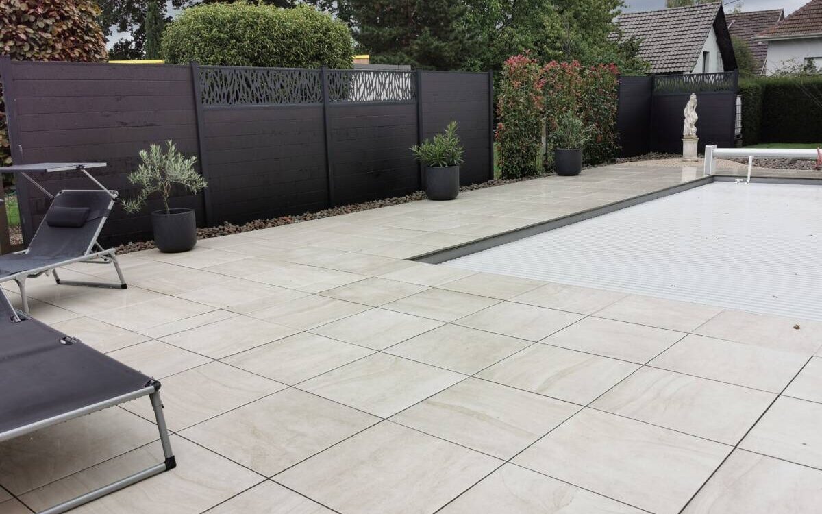 Terrasse bois ou gr&egrave;s c&eacute;rame : quels crit&egrave;res pour faire le bon choix ? Riedisheim